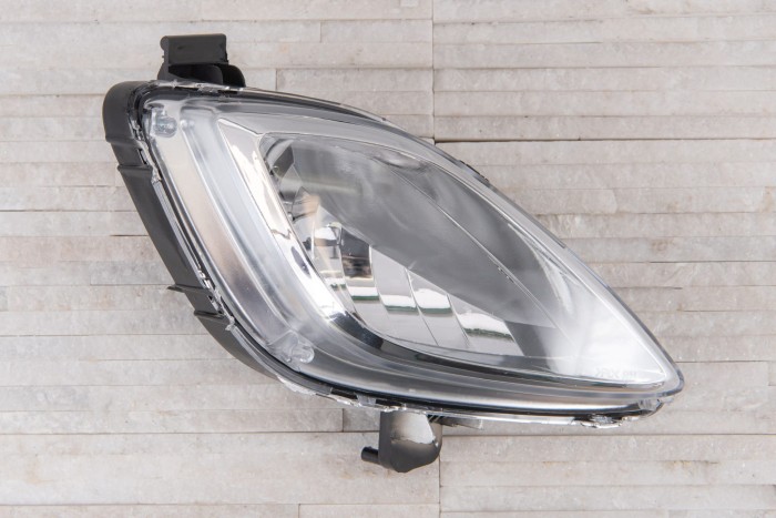 HYUNDAI ELANTRA V MD 2010-2013 PRZED FACELIFTINGIEM LAMPA PRZECIWMGIELNA PRZEDNIA PRAWA 922023X010