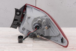 HYUNDAI ix35 LM 2010-2013 PRZED FACELIFTINGIEM KAROSERYJNA LAMPA TYLNA LEWA 924012S020
