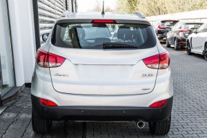 HYUNDAI ix35 LM 2010-2013 PRZED FACELIFTINGIEM LAMPA KLAPY TYLNEJ LEWA 924052Y0