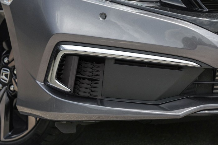 HONDA CIVIC X 2019-2021 SEDAN PO FACELIFTINGU KRATKA ZDERZAKA PRAWA 71180TBAK50