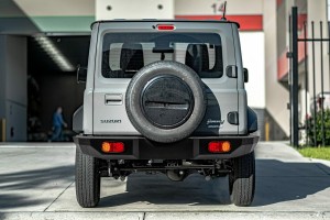 SUZUKI JIMNY 2018+ ZDERZAK TYLNY STAL ZE ŚWIATŁAMI LED