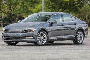 VOLKSWAGEN PASSAT B8 3G 2015-2019 PRZED FACELIFTINGIEM LAMPA PRZECIWMGIELNA PRZEDNIA PRAWA 3G0941662E