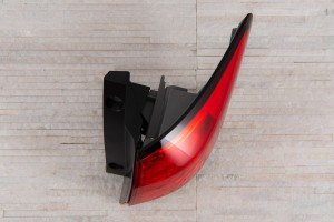 HONDA HR-V II RU 2015-2018 PRZED FACELIFTINGIEM LAMPA TYLNA PRAWA 33502T7SA01