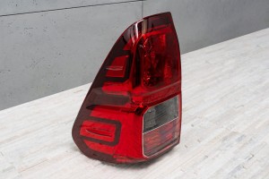 TOYOTA HILUX VIII 2015-2020 PRZED LIFTINGIEM TYLNA LAMPA KAROSERYJNA LEWA 815600K270