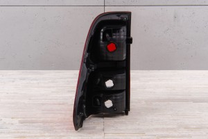 TOYOTA HILUX VIII 2015-2020 PRZED LIFTINGIEM TYLNA LAMPA KAROSERYJNA PRAWA 815500K260