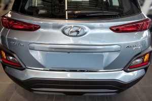 HYUNDAI KONA 2017+ DEKORACYJNA LISTWA KLAPY TYLNEJ