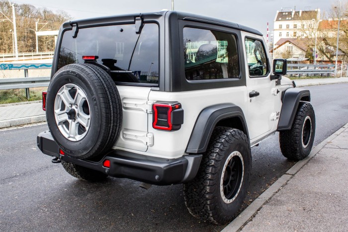 JEEP WRANGLER JL ZESTAW MOCOWANIA CZUJNIKÓW PARKOWANIA ZDERZAKA TYLNEGO PDC KOMPLET 4 SZT