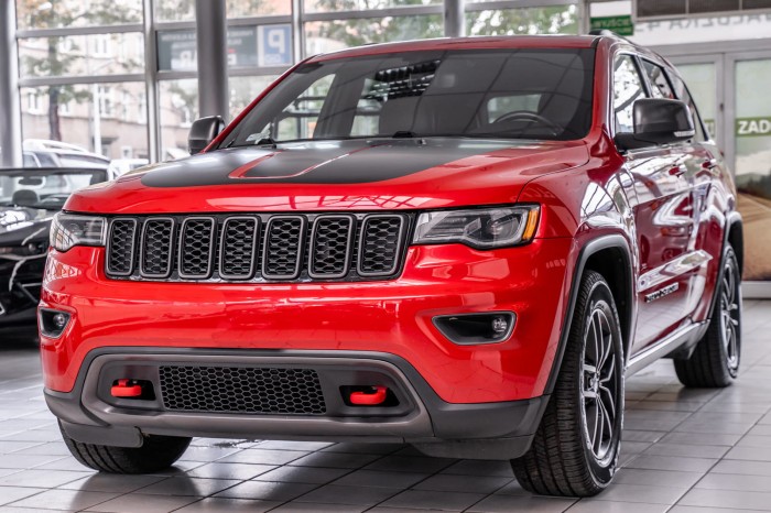 JEEP GRAND CHEROKEE IV WK2 2017-2021 DRUGI FACELIFTING LAMPA PRZECIWMGIELNA PRZEDNIA LED P=L 68228884AC