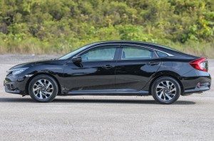 HONDA CIVIC X 2016-2019 SEDAN PRZED FACELIFTINGIEM POSZYCIE PROGU LISTWA LEWA 71850TGGA00