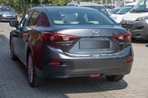 MAZDA 3 2014+ SEDAN DOLNA LISTWA KLAPY