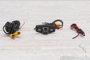 HONDA JAZZ III 2008-2014 KAMERA COFANIA Z LAMPĄ