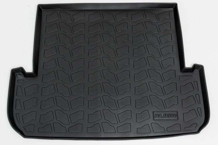 MITSUBISHI PAJERO 2011+ MATA BAGAŻNIKA