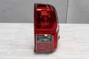 TOYOTA HILUX VIII 2015-2020 PRZED LIFTINGIEM TYLNA LAMPA KAROSERYJNA PRAWA 815500K260