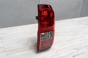 TOYOTA HILUX VIII 2015-2020 PRZED LIFTINGIEM TYLNA LAMPA KAROSERYJNA PRAWA 815500K260