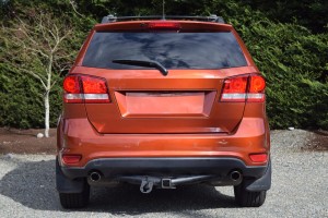 DODGE JOURNEY I 2010-2020 PO FACELIFTINGU PRAWA ZAŚLEPKA ODBLASKOWA TYLNEGO ZDERZAKA 57010720AC