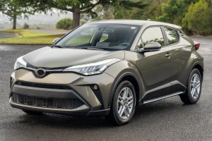 TOYOTA C-HR AX10 2016+ STOPNIE BOCZNE PROGI SAMOCHODOWE OEM