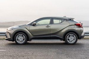 TOYOTA C-HR AX10 2016+ STOPNIE BOCZNE PROGI SAMOCHODOWE OEM