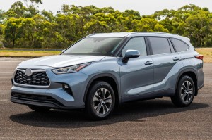 TOYOTA HIGHLANDER IV XU70 2019+ DRZWI TYLNE LEWE 670040E190
