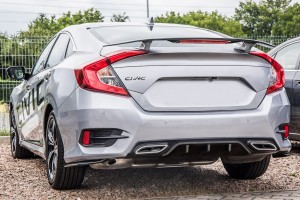 HONDA CIVIC X 2016-2021 SEDAN SPOILER ZE ŚWIATŁEM LED STOP