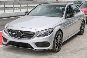 MERCEDES C-CLASS W205 2014-2018 LISTWA PRZEDNIEGO ZDERZAKA LEWA CZARNA A2058852500