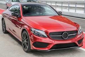 MERCEDES C-CLASS C205 COUPE 2017-2018 LISTWA PRZEDNIEGO ZDERZAKA ŚRODKOWA CZARNA A2058852700