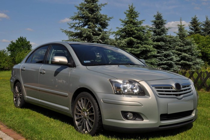 TOYOTA AVENSIS II T250 2003-2009 LAMPA PRZECIWMGIELNA PRZEDNIA LEWA 195922112