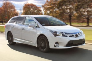 TOYOTA AVENSIS III T270 KOMBI 2009-2018 LAMPA PRZECIWMGIELNA PRZEDNIA LEWA 195922112