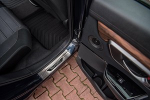HONDA CR-V V 2018+ WEWNĘTRZNE LISTWY PROGOWE