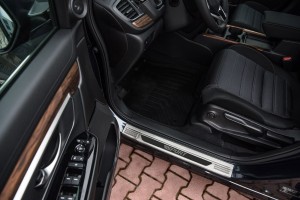 HONDA CR-V V 2018+ WEWNĘTRZNE LISTWY PROGOWE