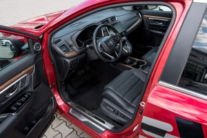 HONDA CR-V V 2018-2023 WEWNĘTRZNE GÓRNE LISTWY PROGOWE