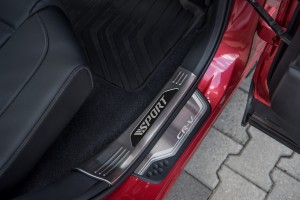 HONDA CR-V V 2018-2023 WEWNĘTRZNE GÓRNE LISTWY PROGOWE