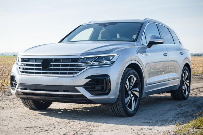VOLKSWAGEN TOUAREG III CR 2018+ CHLAPACZE