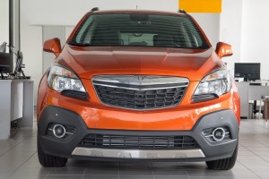 OPEL MOKKA I A J13 2012-2016 PRZED FACELIFTINGIEM LAMPA PRZECIWMGIELNA PRZEDNIA P=L 25829654
