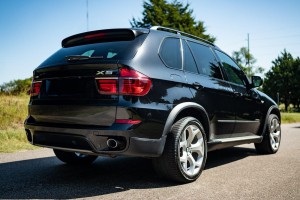 BMW X5 E70 2006-2013 LISTWA PRZEDNICH DRZWI PRAWA 51137158534