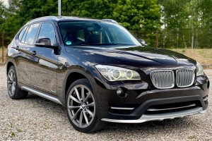 BMW X1 E84 2009-2015 LISTWA PRZEDNIEGO BŁOTNIKA PRAWA 51772990166