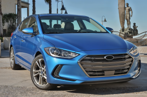 HYUNDAI ELANTRA VI AD 2015-2018 PRZED FACELIFTINGIEM LAMPA PRZEDNIA PRAWA 92102F2020