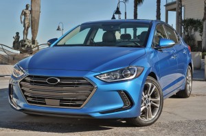 HYUNDAI ELANTRA VI AD 2015-2018 PRZED FACELIFTINGIEM LAMPA PRZEDNIA PRAWA 92102F2020