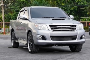 TOYOTA HILUX VII AN20 2011-2015 PO FACELIFTINGU LAMPA PRZECIWMGIELNA PRAWA PRZEDNIA 812100K080