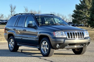 JEEP GRAND CHEROKEE II WJ/WG 1998-2005 PRZEDNIA LAMPA PRZECIWMGIELNA PRAWE=LEWE 55156733AB