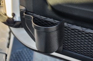 JEEP WRANGLER JK 2007-2018 UCHWYTY NA KUBKI NA DRZWI PRZEDNIE