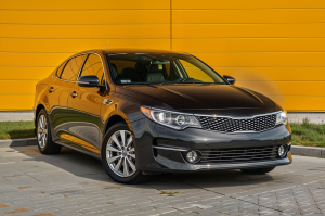 KIA OPTIMA IV JF 2015-2018 PRZED FACELIFTINGIEM KRATKA PRZEDNIEGO ZDERZAKA Z OTWORAMI POD HALOGENY 86560D4000