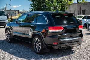 JEEP GRAND CHEROKEE IV WK2 2017-2021 DRUGI FACELIFTING LISTWA PRZEDNIEGO BŁOTNIKA GŁADKA LEWA 5XT69RXFAC