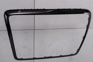 AUDI Q5 8R 2008-2012 PRZED FACELIFTINGIEM CZARNA RAMKA GRILLA 8R0853651C