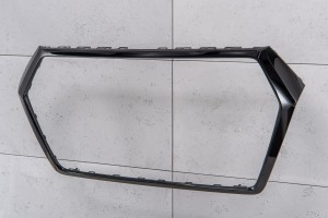 AUDI Q7 4M 2015-2020 PRZED FACELIFTINGIEM CZARNA RAMKA GRILLA 4M0853651B