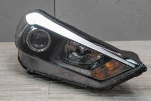 HYUNDAI TUCSON III TL 2015-2018 PRZED FACELIFTINGIEM LAMPA PRZEDNIA LED PRAWA 92102D7000