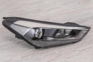 HYUNDAI TUCSON III TL 2015-2018 PRZED FACELIFTINGIEM LAMPA PRZEDNIA LED PRAWA 92102D7000
