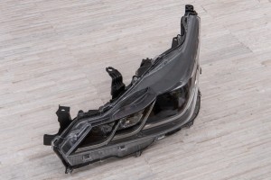 TOYOTA COROLLA XII E21 SEDAN 2019+ LAMPA PRZEDNIA LEWA 8117002T30 / 8117002T31 / 8117002U40