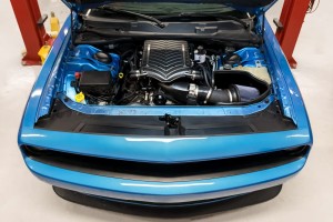 DODGE CHALLENGER 2012-2021 GÓRNA OSŁONA PASA PRZEDNIEGO LEWA 5028749AD