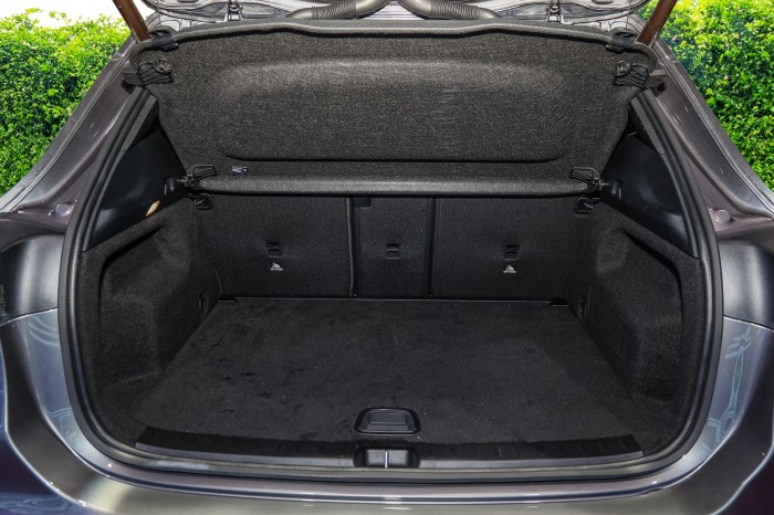 MERCEDES GLA H247 2020+ PÓŁKA BAGAŻNIKA