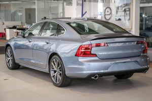 VOLVO S90 2016-2020 PRZED FACELIFTINGIEM SPOILER KLAPY TYLNEJ